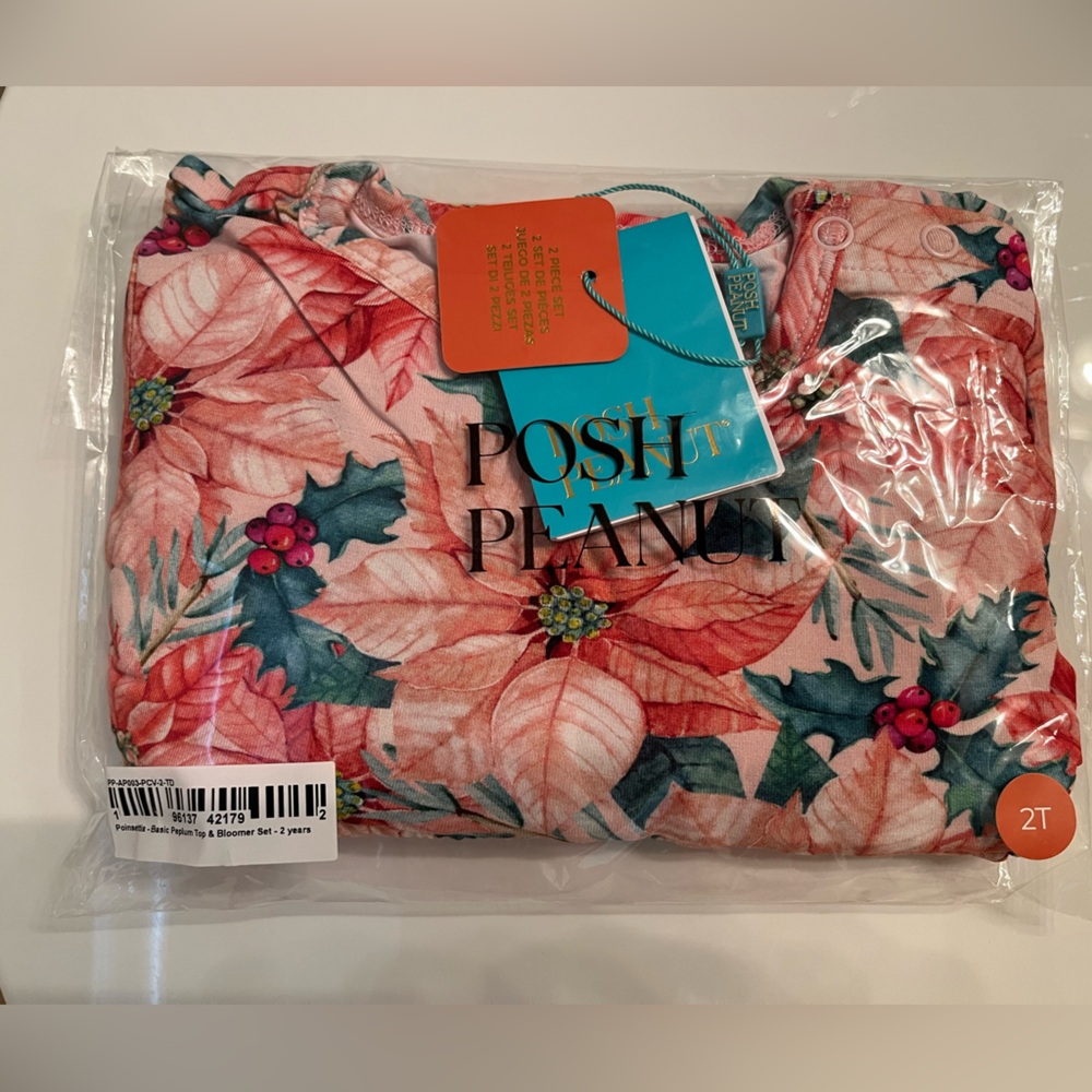 NWT- Posh Peanut Pointsetta Peplum top and bummie Set